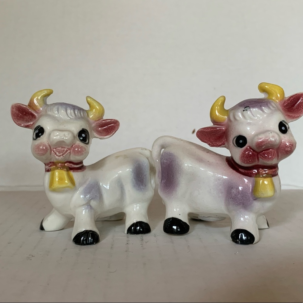 Vintage Smiling Cow Salt And Pepper Shakers Purple Yellow